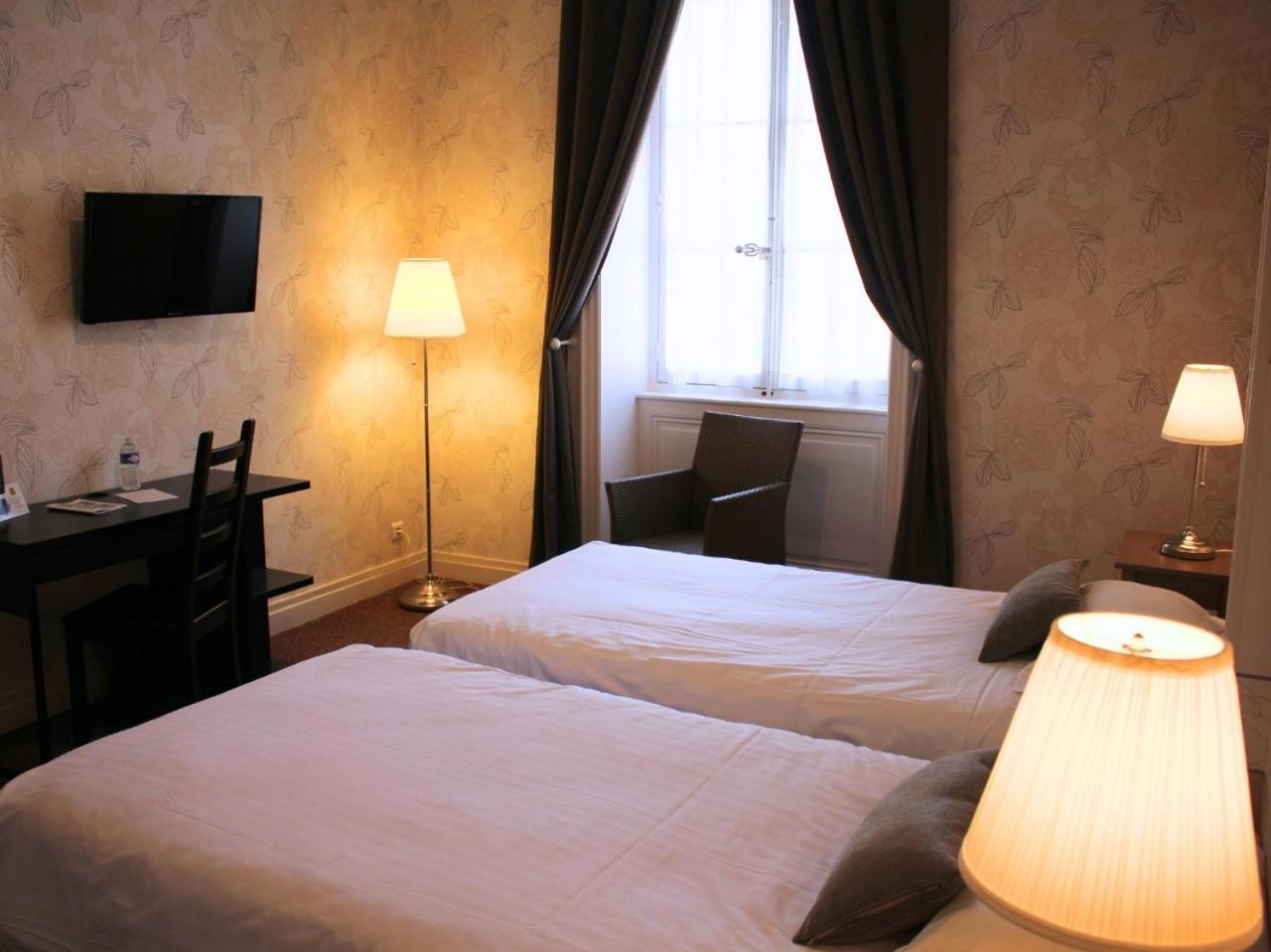 Grand Hotel De Bourbon-Lancy - Spa Et Restaurant - Logis Exterior foto